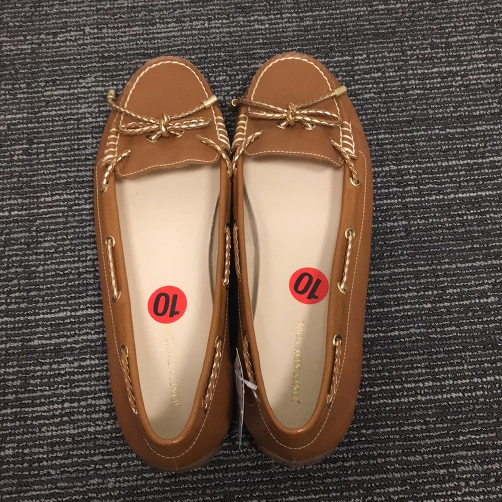 New with tags caramel colored loafers